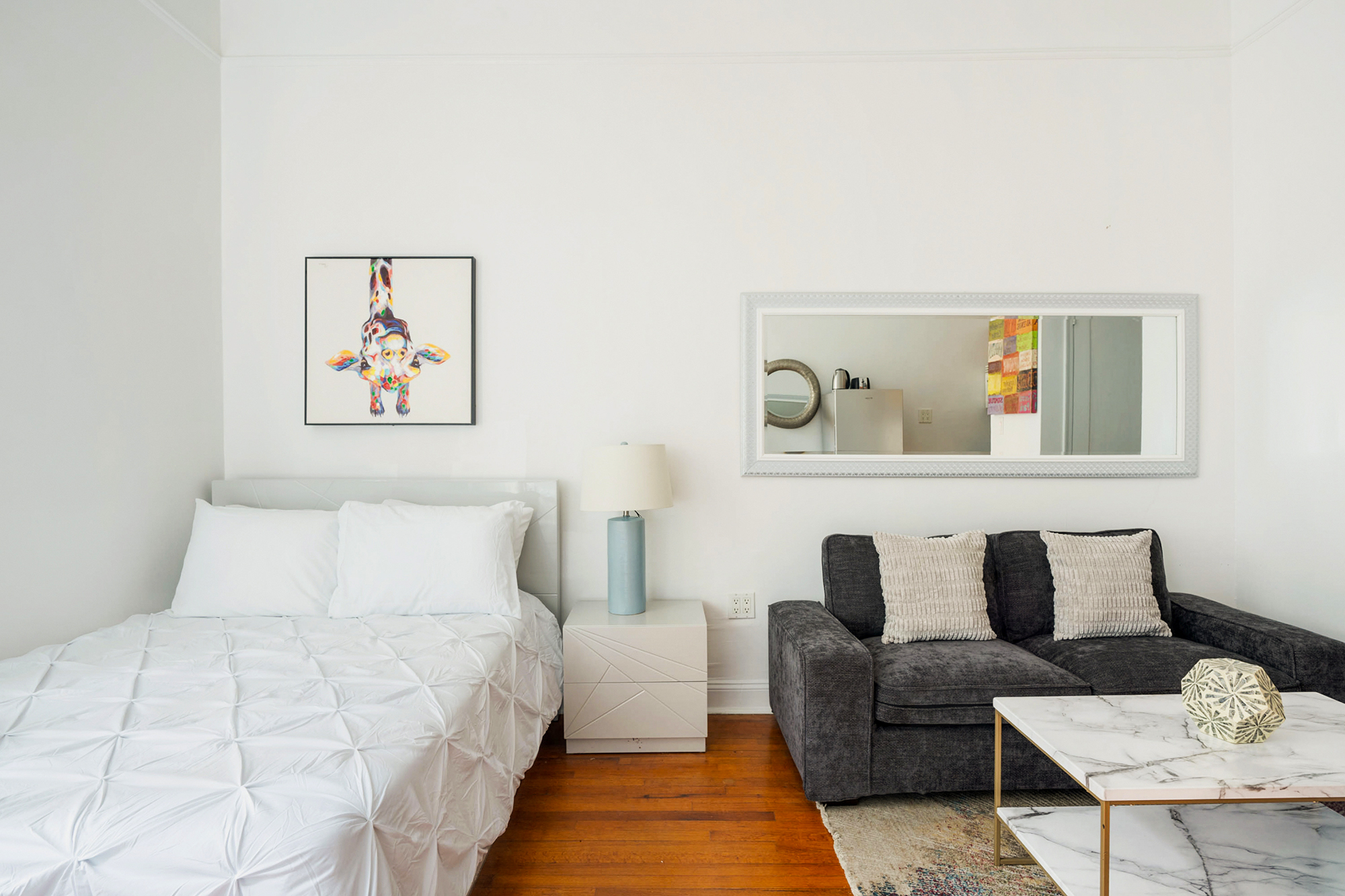 Short photo description should go right here