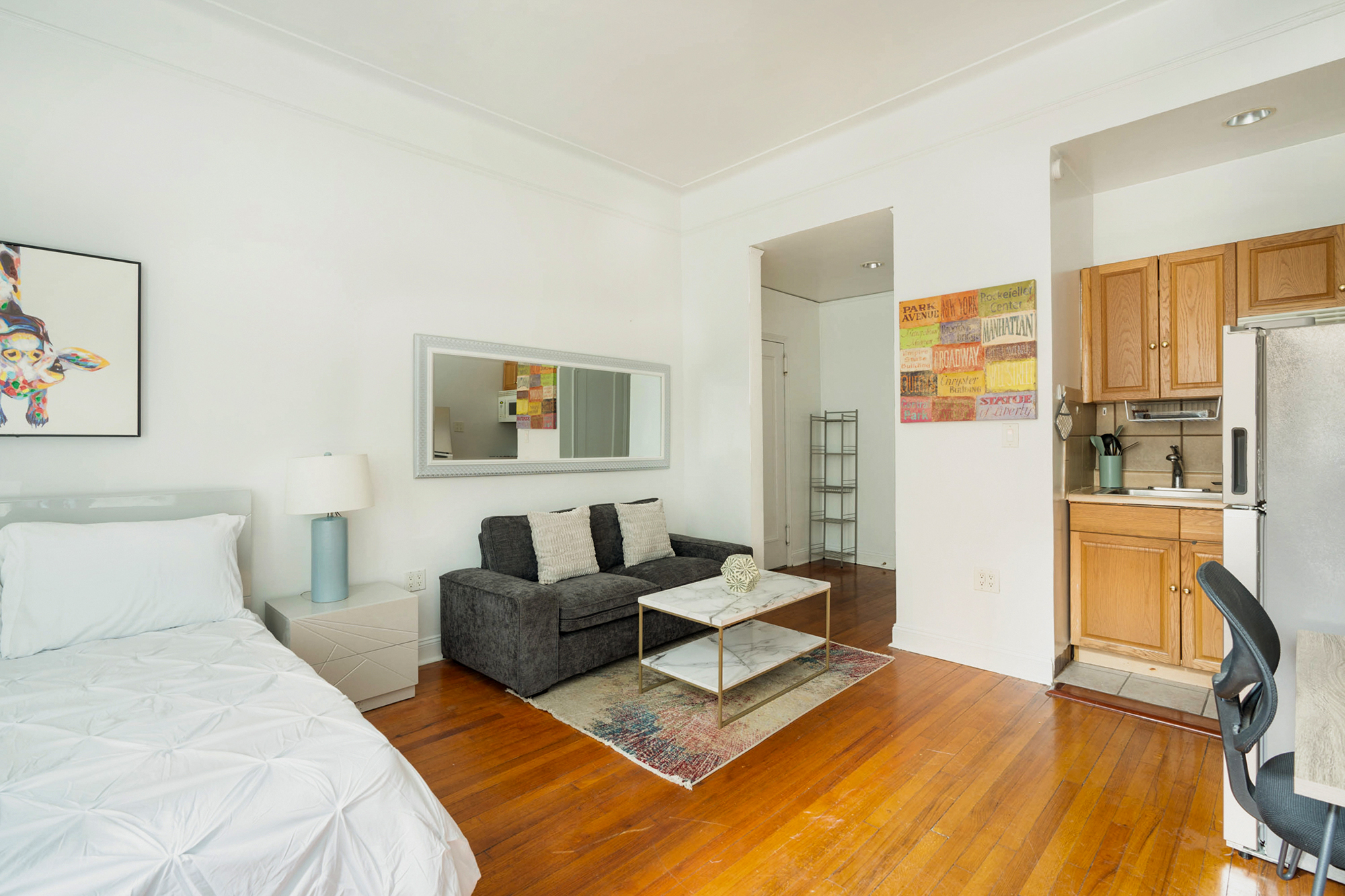 Short photo description should go right here