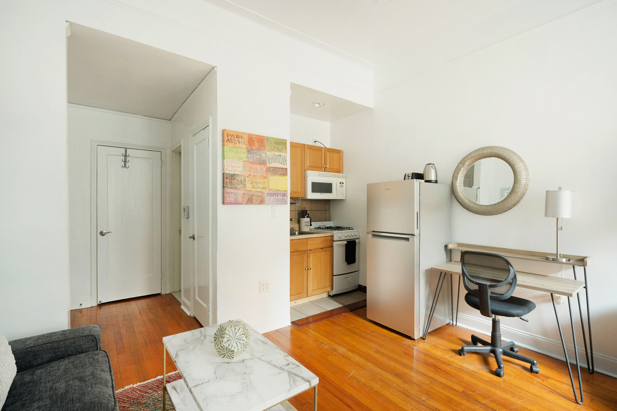 Short photo description should go right here