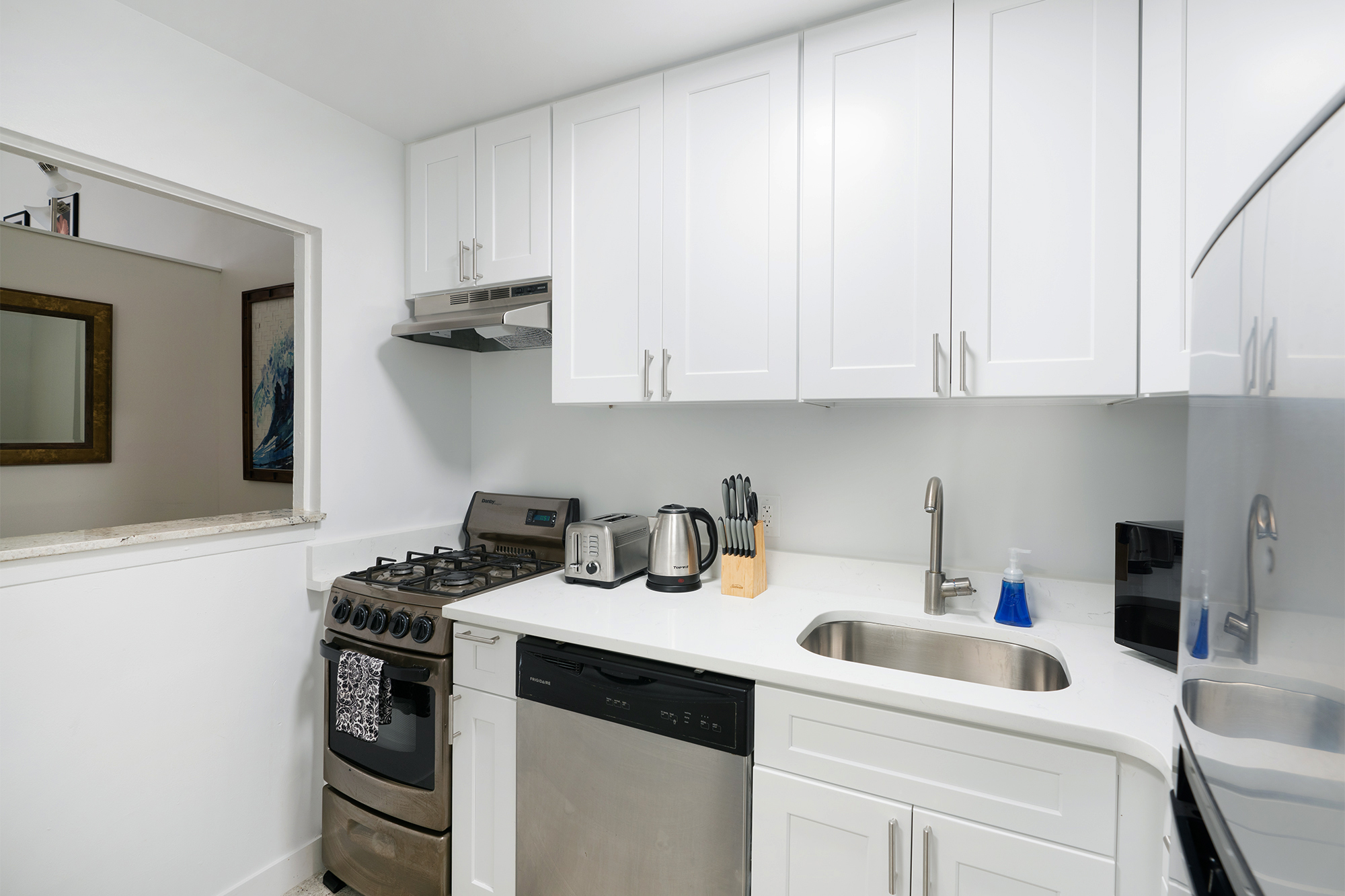 Short photo description should go right here