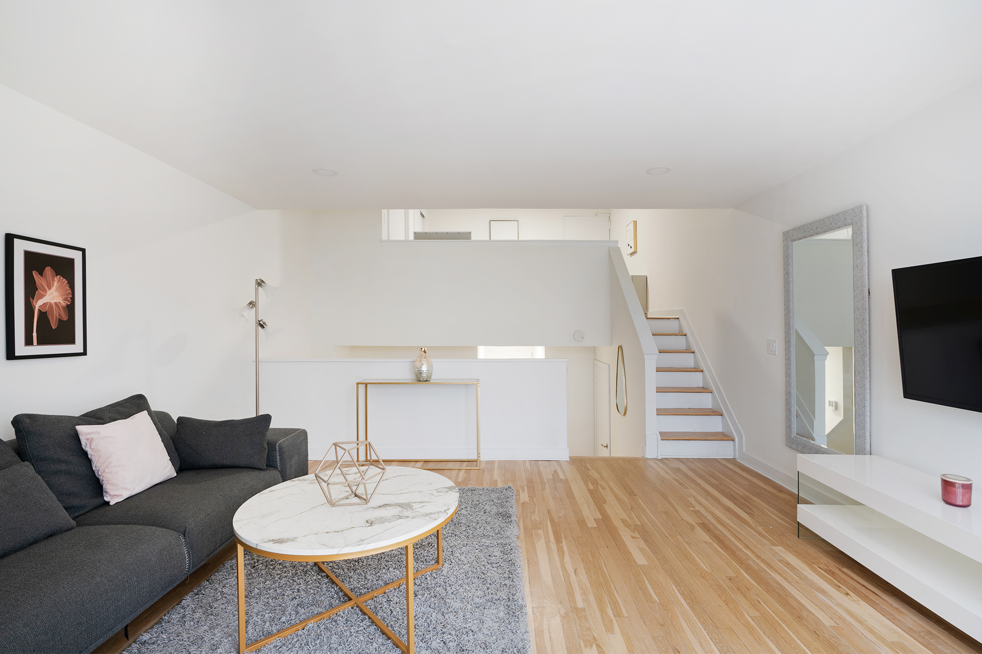 Short photo description should go right here